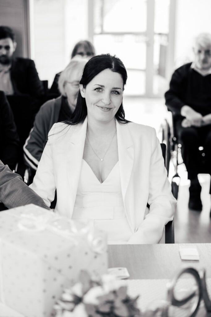 Porträt einer Frau bei einer Veranstaltung in Lauingen, fotografiert von Saskia Römer – Fotografie.