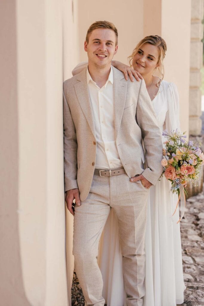 Liebespaar bei Hochzeit in Lauingen, fotografiert von Saskia Römer.